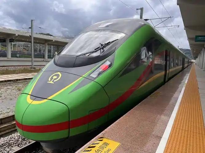 知道最让越南破防的是什么吗？是中老铁路建成后，曾经在越南人眼里上不了台面的老挝