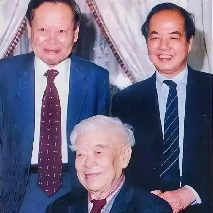 如今师徒仨在天堂团聚了，他们三个人改变了国人“自觉不如人”心理，增加了中国人的自