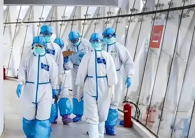 有人问，医院一旦私有化，就会变得冷漠无情，漠视生命，这个说法对吗？这样说吧，口罩