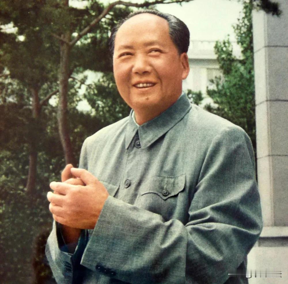 毛主席留下的中国是既无内债，也无外债的中国。​毛主席留下的中国是全国人民团结一