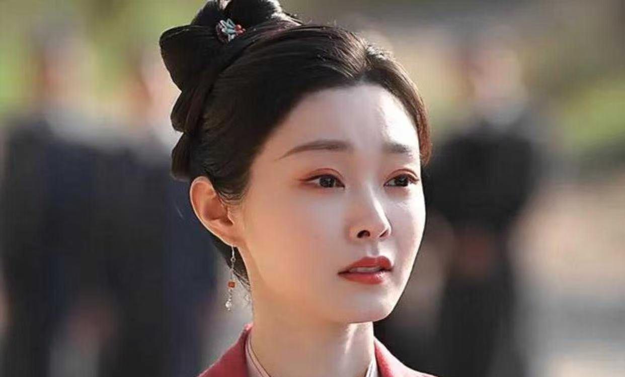 穿旗袍封神却查无此人？宋轶的“火不起来”魔咒：颜值演技在线，为何观众总记不住