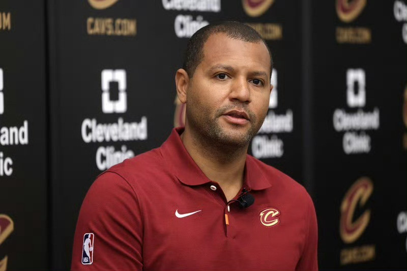 TheAthletic：骑士一直不确定詹姆斯是否会重返克利夫兰。骑士管理层一边