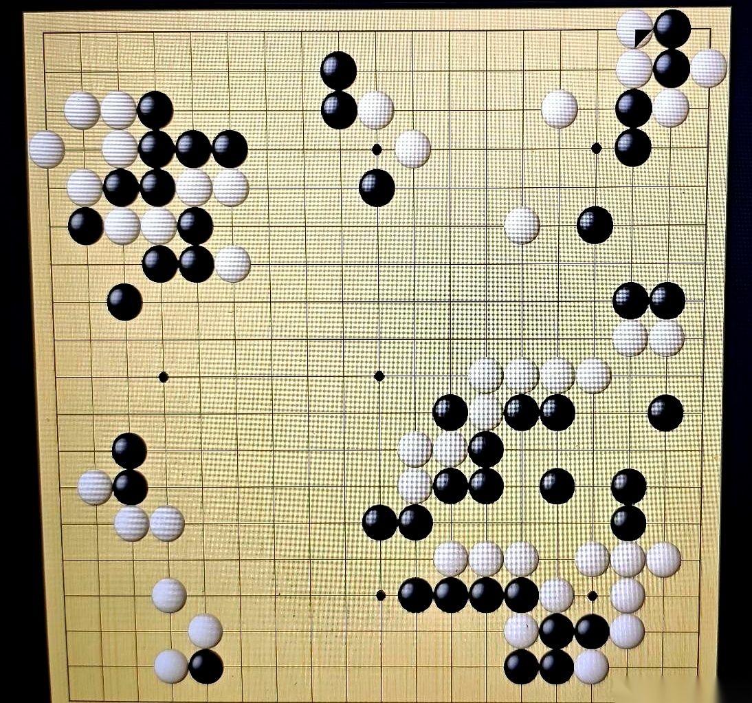 LG杯决赛第二盘，中国棋手王星昊执黑，战至92手，胜率已狂飙至95%！按理说，这
