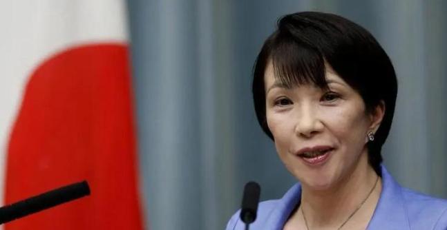彻底傻眼了！高市早苗这次是真的玩砸了。中方反制大棒刚落下，日本国内哀嚎一片。她本
