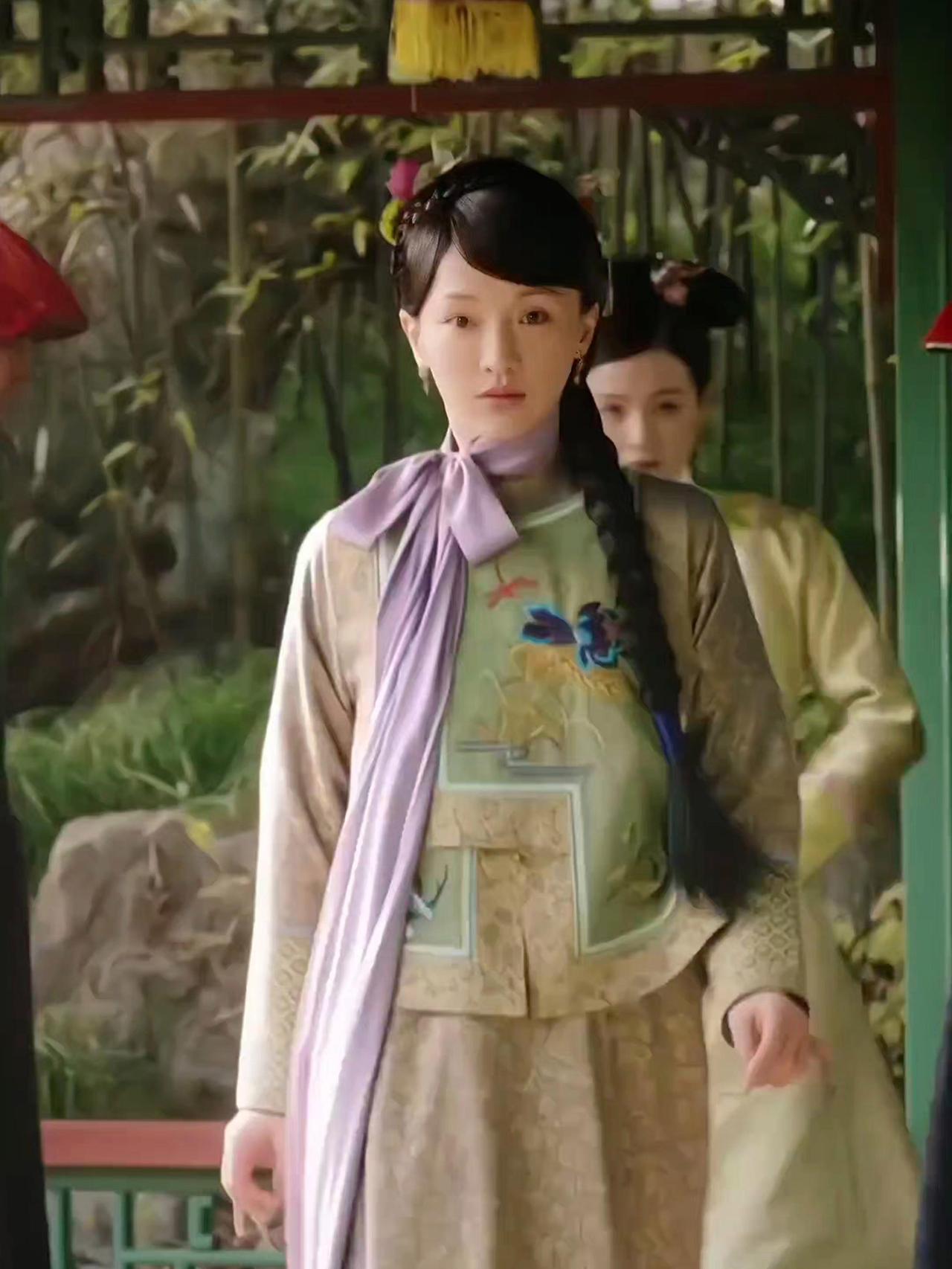 同样是顶尖女演员，周迅在《如懿传》的选角有争议。在其他剧里，搭档有赵薇、秦海璐