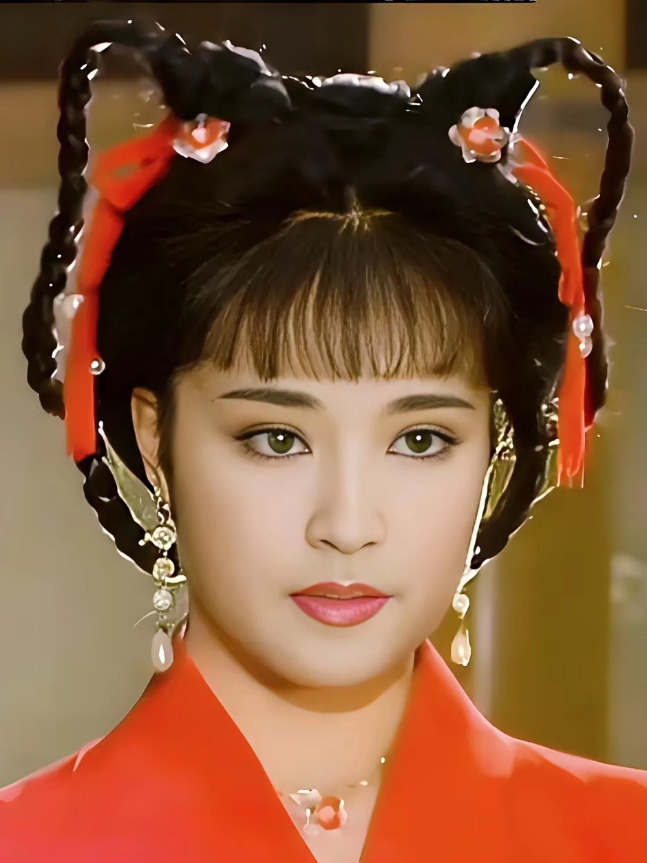 刘晓庆30年后的“同款造型”，当年可是真漂亮！