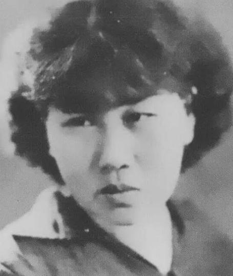 1908年，13岁的张玉良被亲舅舅骗到芜湖，卖进了妓院。妓院老鸨上下打量了一