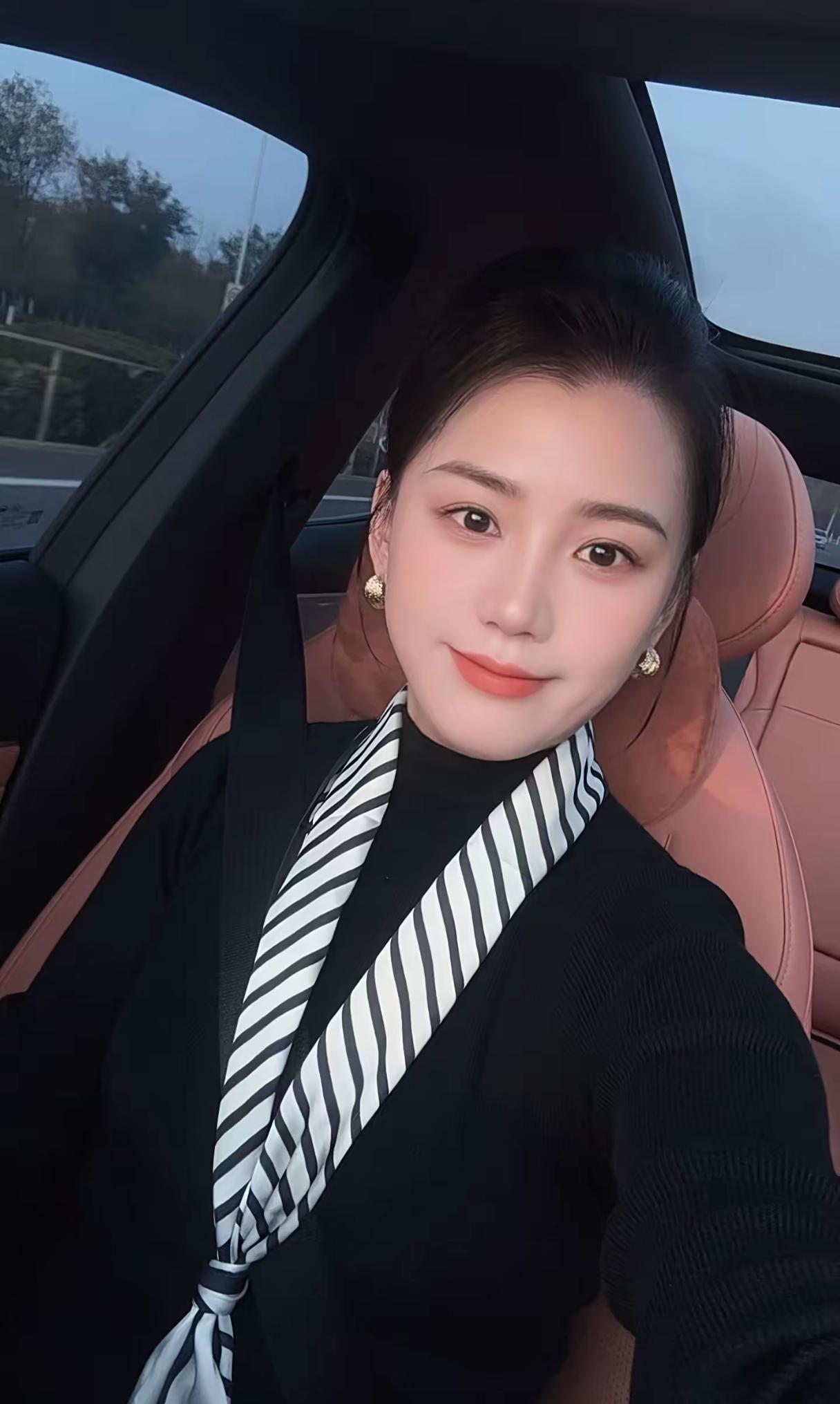 85年的牛，真不想承认自己40岁了不想老也老了，终究混到了人人喊阿姨的年纪~时