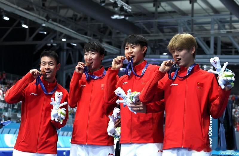 李琰说带队就是要争冠军当天下午的半决赛中，队伍阵容曾有调整，宁忠岩正是当时的出