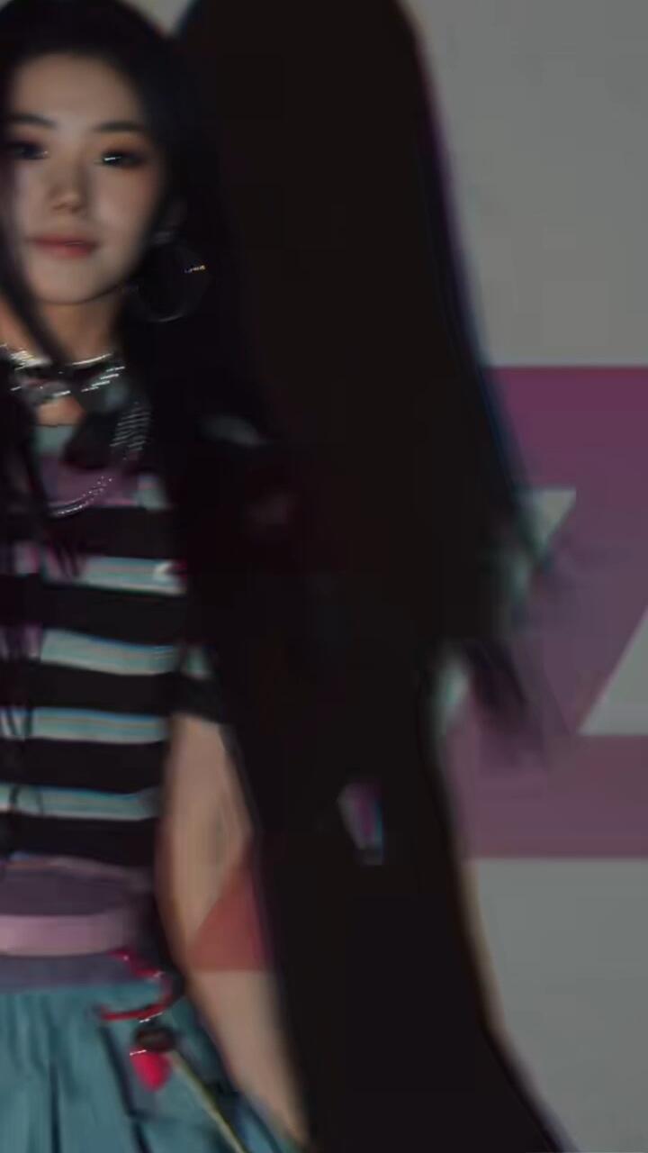 沉静和野心结合的美感这表现力….真正的哥特少女💥