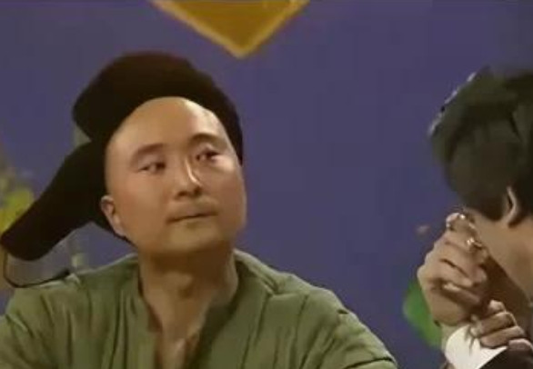 1999年，45岁的陈佩斯以侵犯著作权的名义，一纸诉状将央视告上了法庭，最终法院