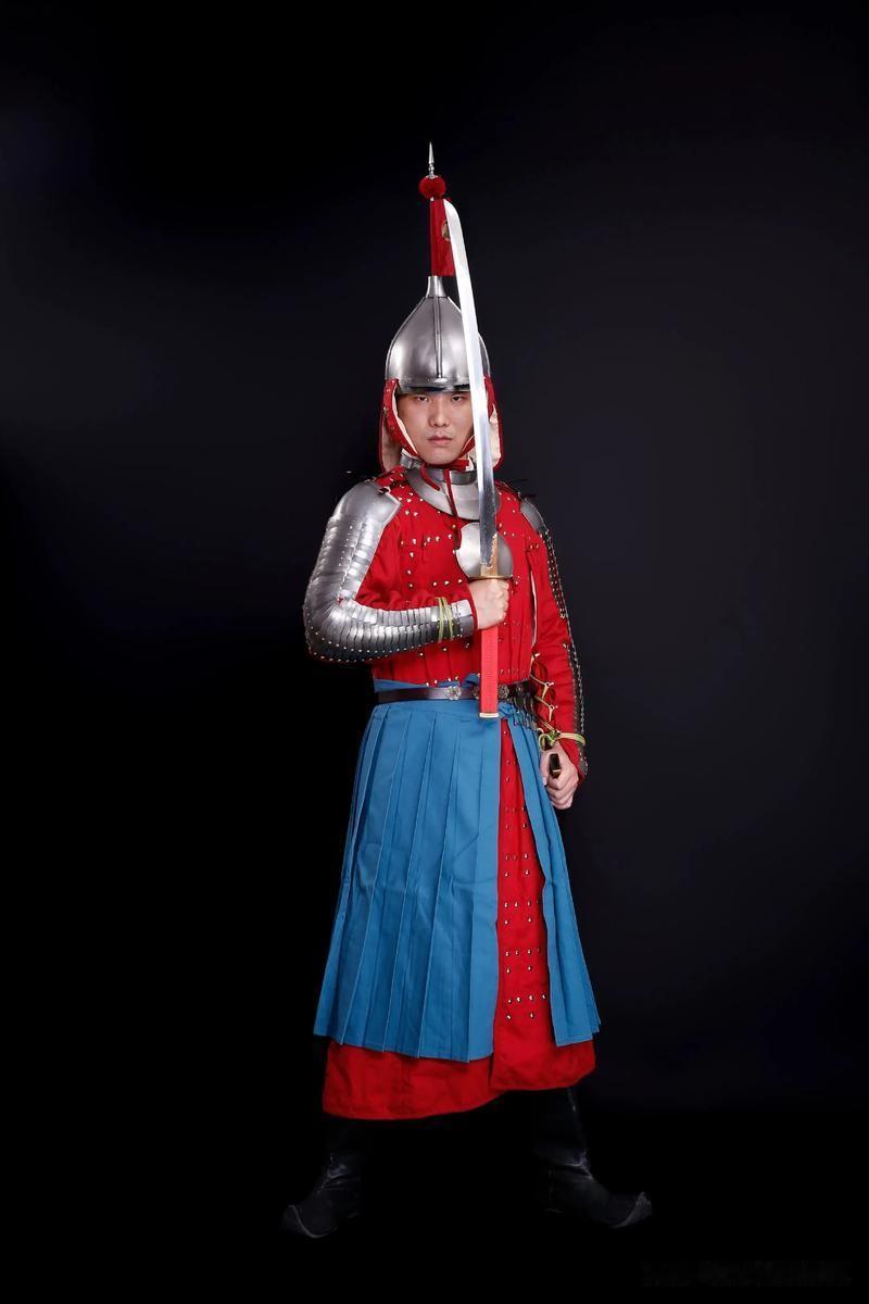 郑成功就是一般的明朝将领，为什么他能把满清打得那么痛苦？说白了就是国姓就是行