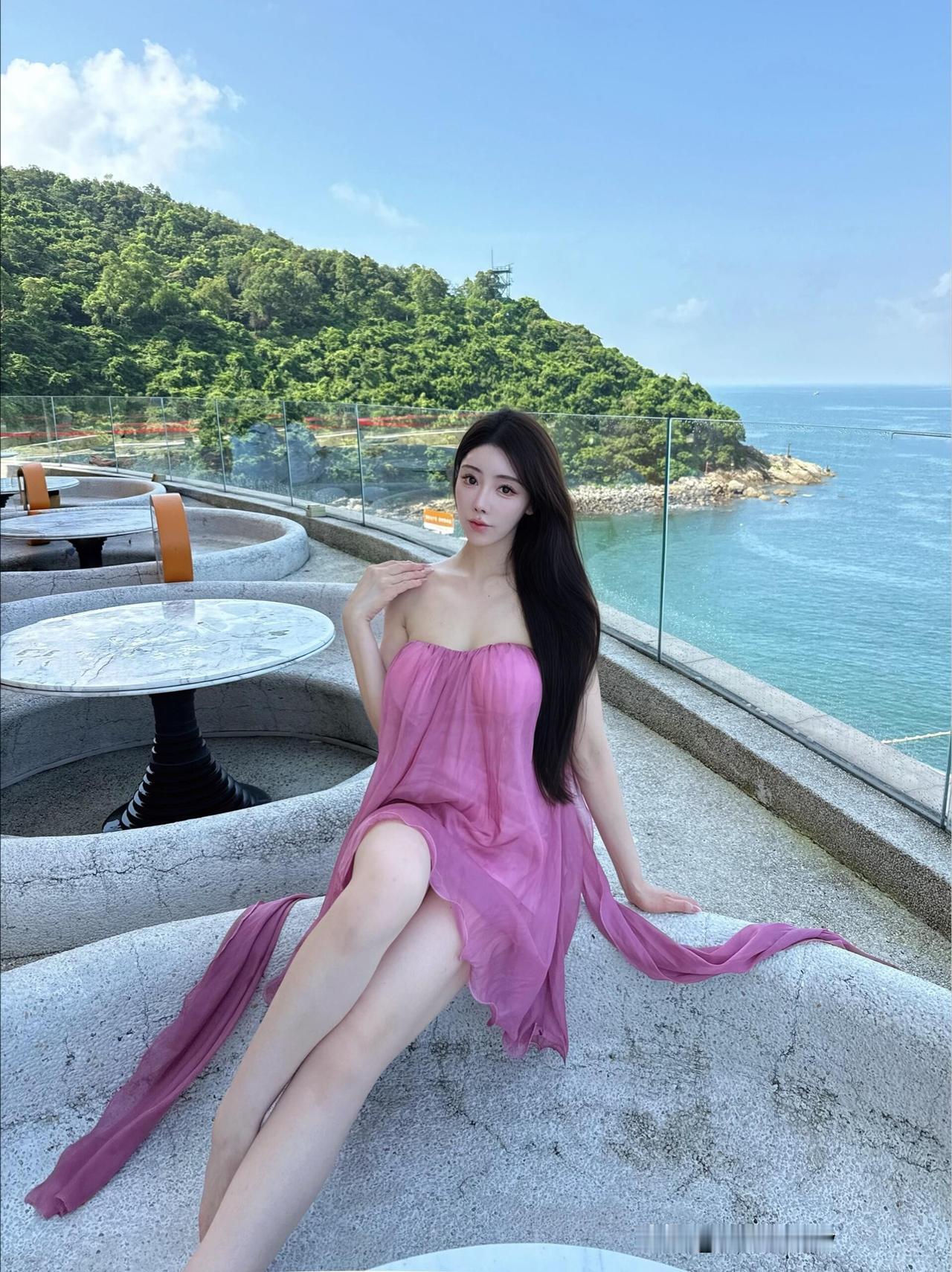 海边度假风，粉色连衣裙，阳光沙滩，美不胜收！极品美女