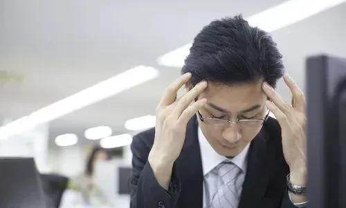 你焦虑了一生，其实根本毫无意义！很多人都没活明白，被人抱怨几句，被领导批评几次，