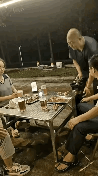 不懂就问，这种酒局，小姐姐也要去？