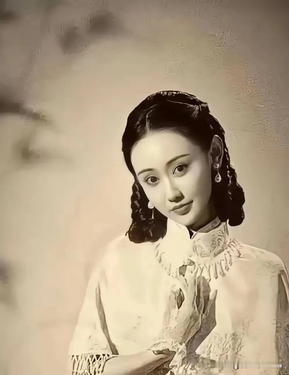 民国初期，江西都督李烈钧瞥了一眼下属龚永的新婚照后，顿时脸色大变，当即对龚永大加