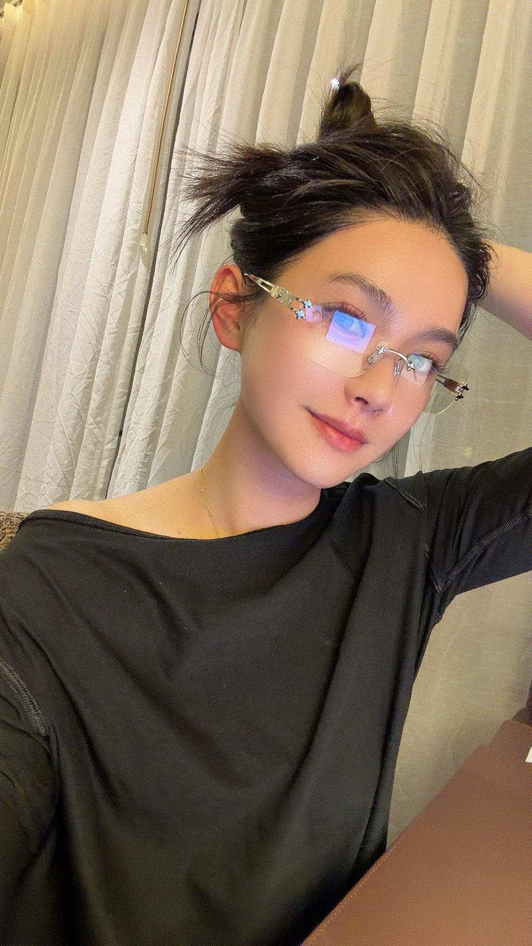 喜欢自己的独处时刻不是……拍完照才发现我衣服穿反了？？？