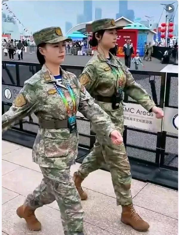 女兵帅爆了