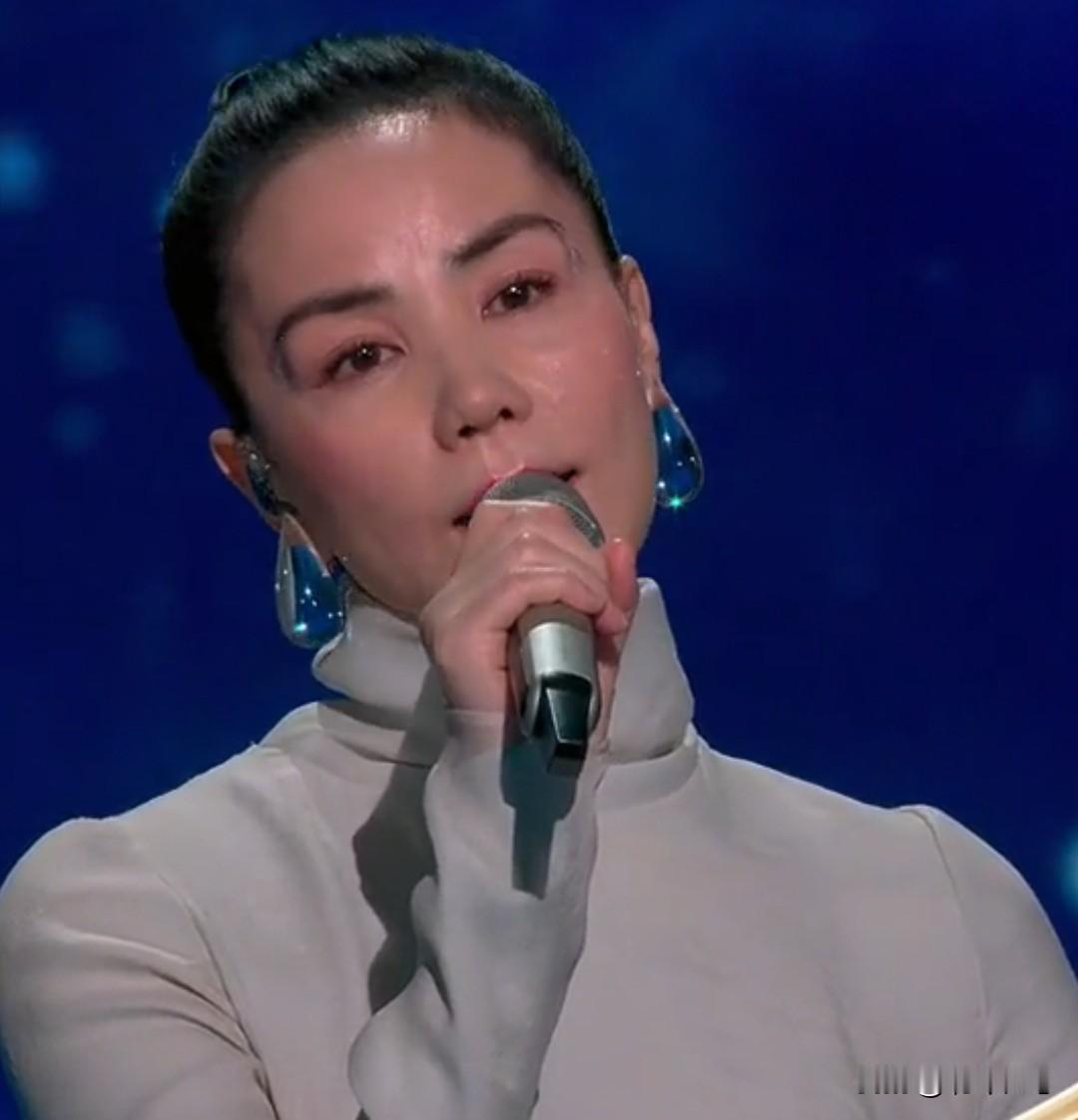 【长弓观天下】：春晚收视黑马出炉，不是王菲也不是流量，第一名看哭了|20