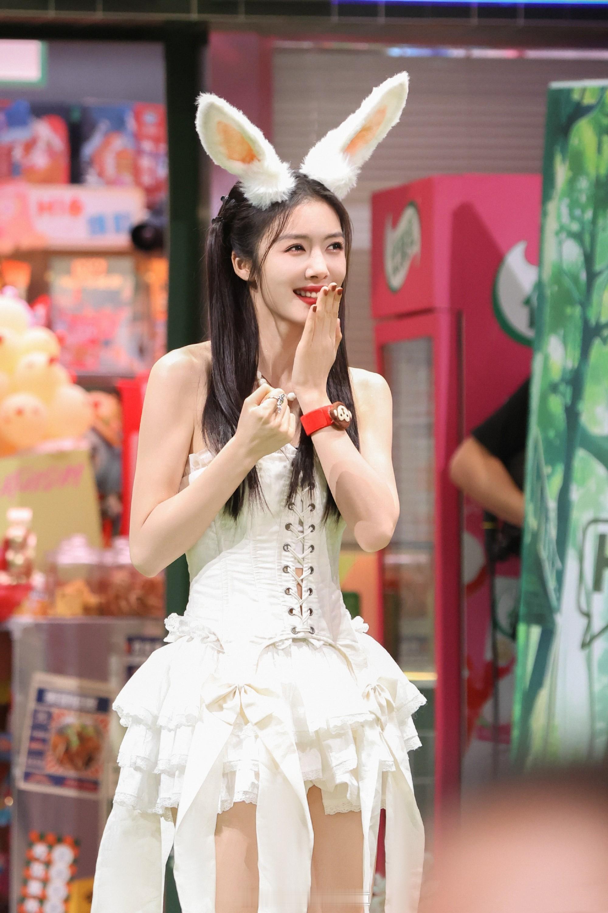 蔡文静可爱的小兔子​​​