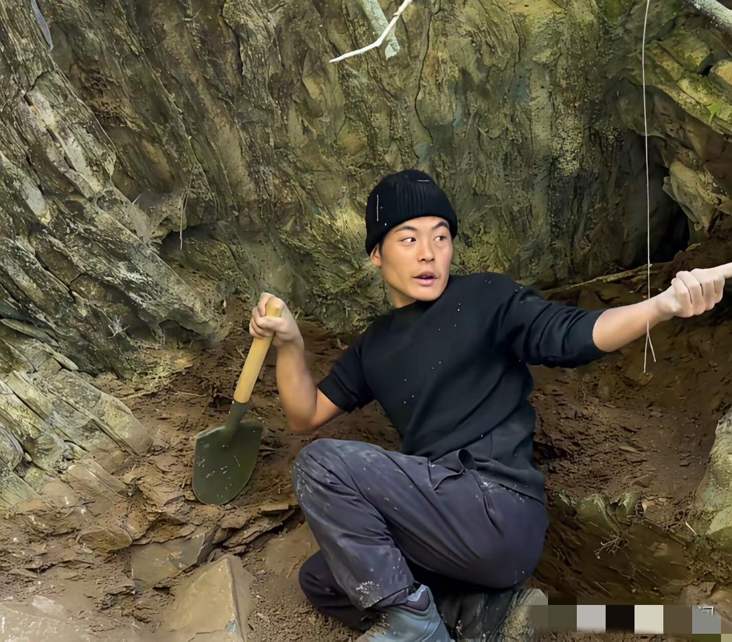 刀疤哥这换庇护的频率比我换小时工都快。笑死了都！我日结大不了一天一换。刀疤哥刚