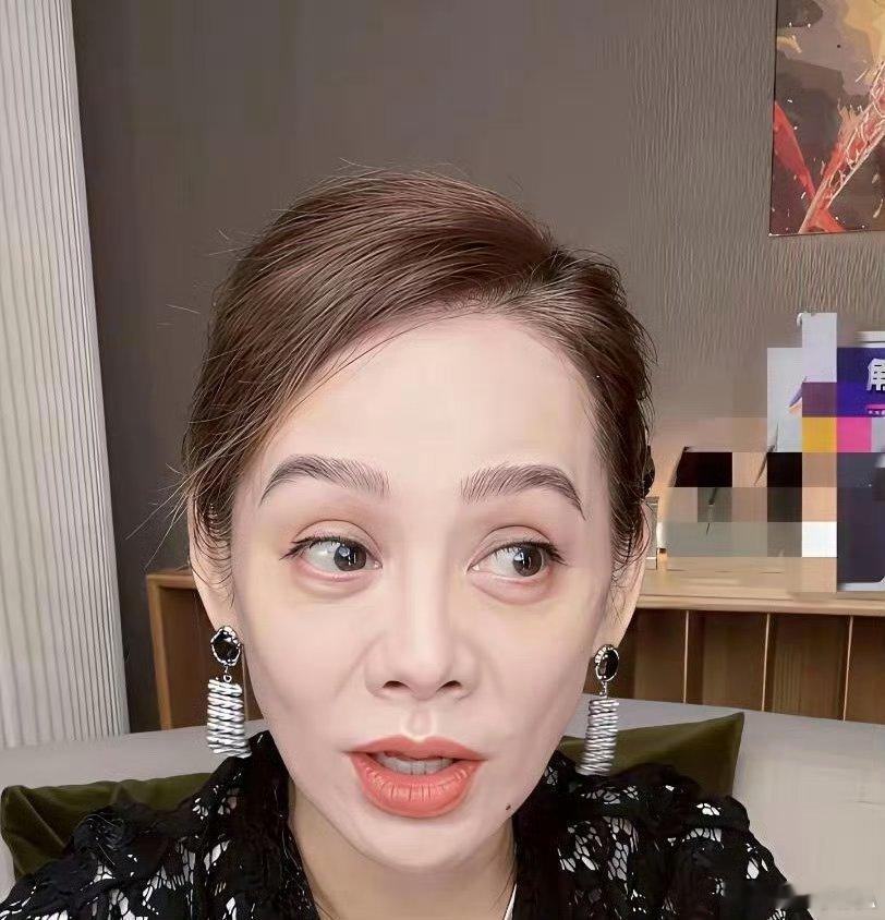 中国人的眼窝凹陷。是大忌