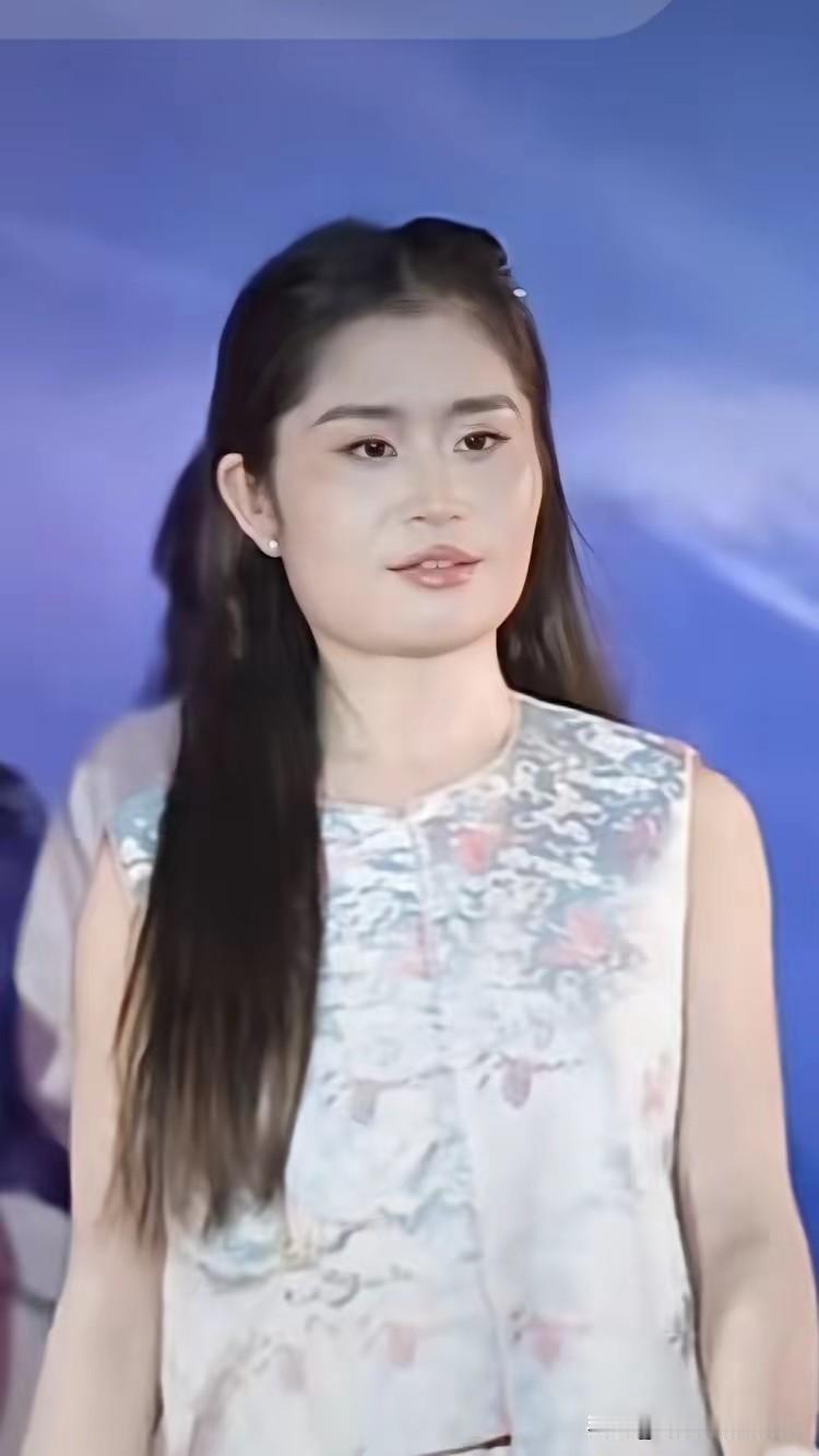 全网都在吐槽的中华小姐辽宁省冠军张倩,咋一看确实没有其他省冠军长的漂亮,但细看就