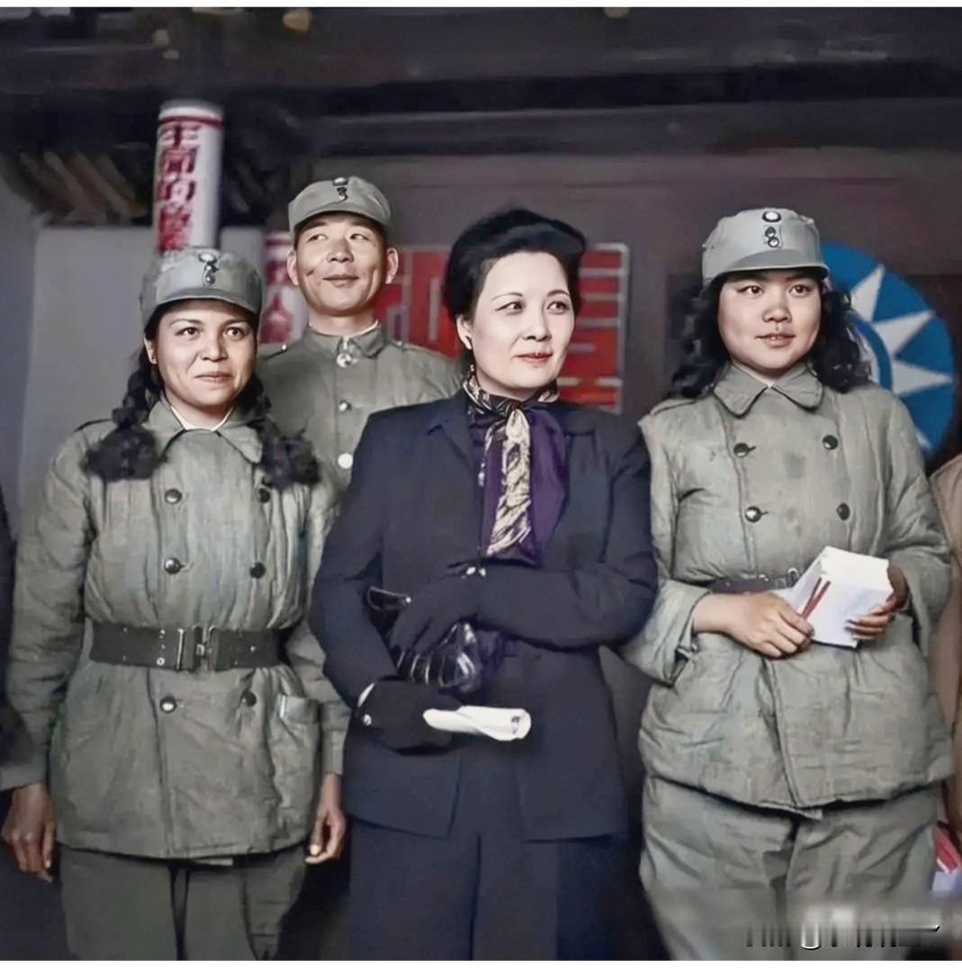 这便是宋美龄和胡琏的真实模样，这并非演员饰演，确是货真价实的本人，面貌呈现得十分