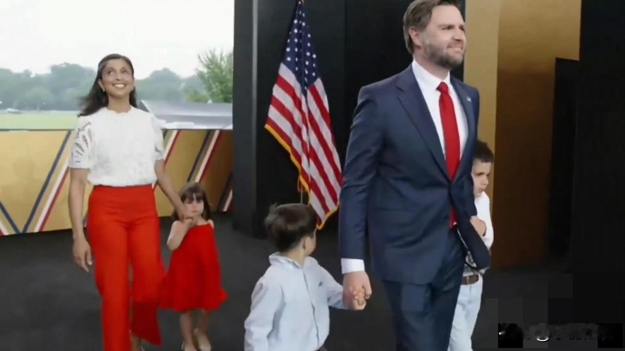 美国政坛又爆大新闻！副总统万斯的妻子乌莎官宣怀孕了，预产期在今年7月底，还是