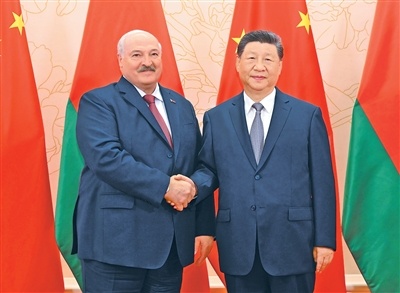 习近平会见白俄罗斯总统卢卡申科