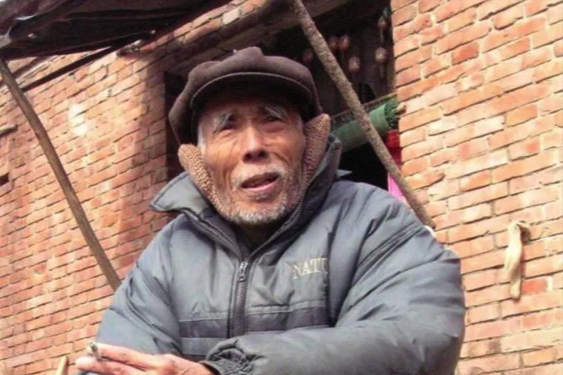 1949年，敌人让杨钦典，把白公馆剩下的19名地下党员全部杀了，这时，一个地下党