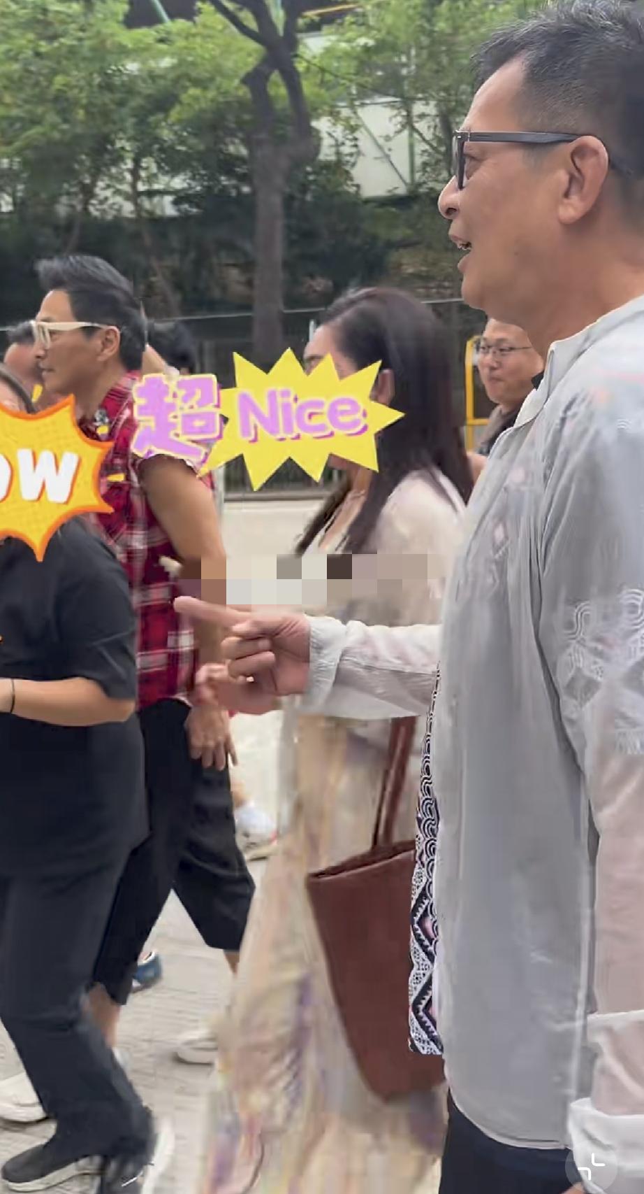 6月12日，黄日华与罗家英一起现身香港街头，准备去助阵米雪演唱会，罗家英背影看着