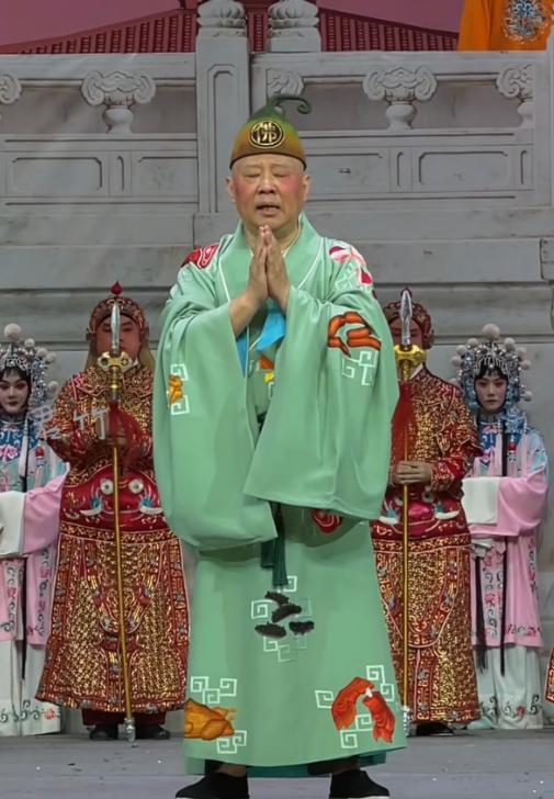 如果世上有后悔药，最先抢着吃的估计就是郭德纲了，就一个月前，他千不该万不该
