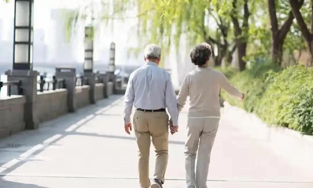 今天是7月28日，东安县退休人员的退休金发了。从2025年1月起，每个月加了7