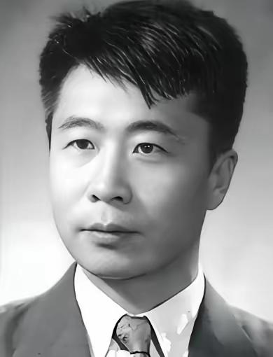 1957年，一本叫《林海雪原》的新书爆火，罗荣桓元帅看完后，一拍桌子："这个作者