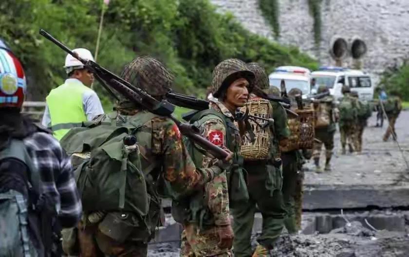 泰柬冲突这事儿——有些国人可别被当枪使咯！最近泰柬边境再起冲突，好些人跟风