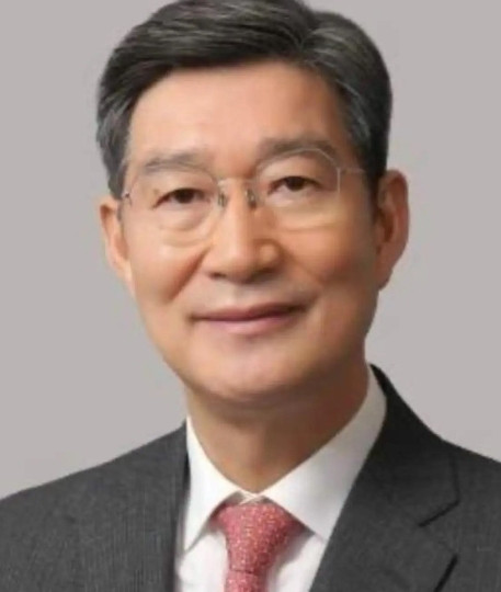 11日，韩国媒体与国民力量党对李在明政府总统室民政首席秘书吴桄洙展开穷追猛打，逼