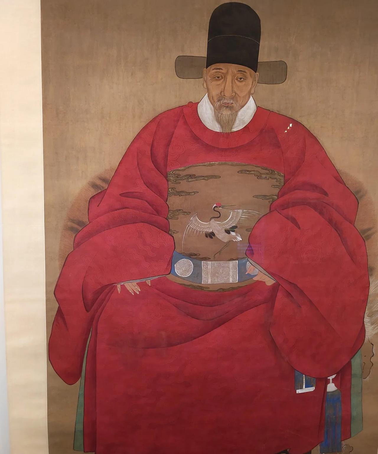 清朝剃发其实比明朝蓄发是有先进性的。因为从如今人们的状态而言，从学校到社会都不提