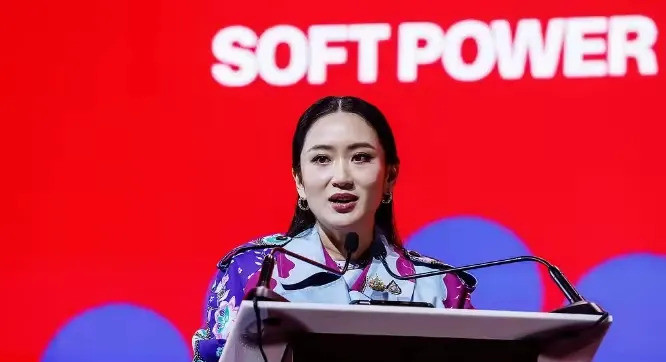 泰国出招，柬埔寨洪森要遭殃了哇塞！泰国文化部长佩通坦放大
