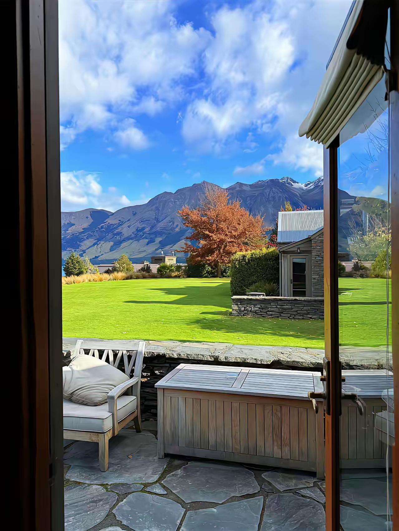 非常通透的一段话：“婚前发生过多少次关系，只要你不说，那就是初恋。”​馒