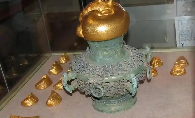 1982年，一位老农把40斤黄金全部上交国家，上交之后才猛然发现，原来装黄金的那