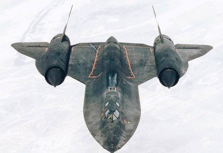 上世纪80年代，美军SR-71黑鸟侦察机经常嚣张地入侵朝鲜领空，于是，朝鲜邀请1