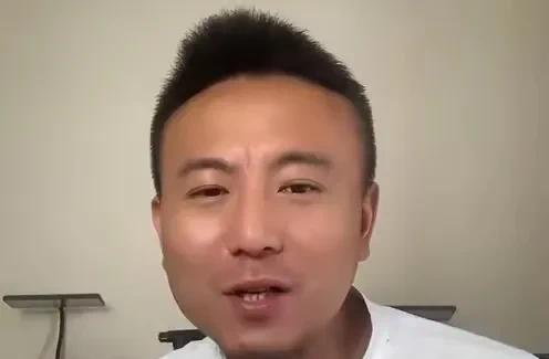 毛剑卿想加入泰州队，我第一个反对！都40岁高龄了，就不要来掺和了，而且我知道国