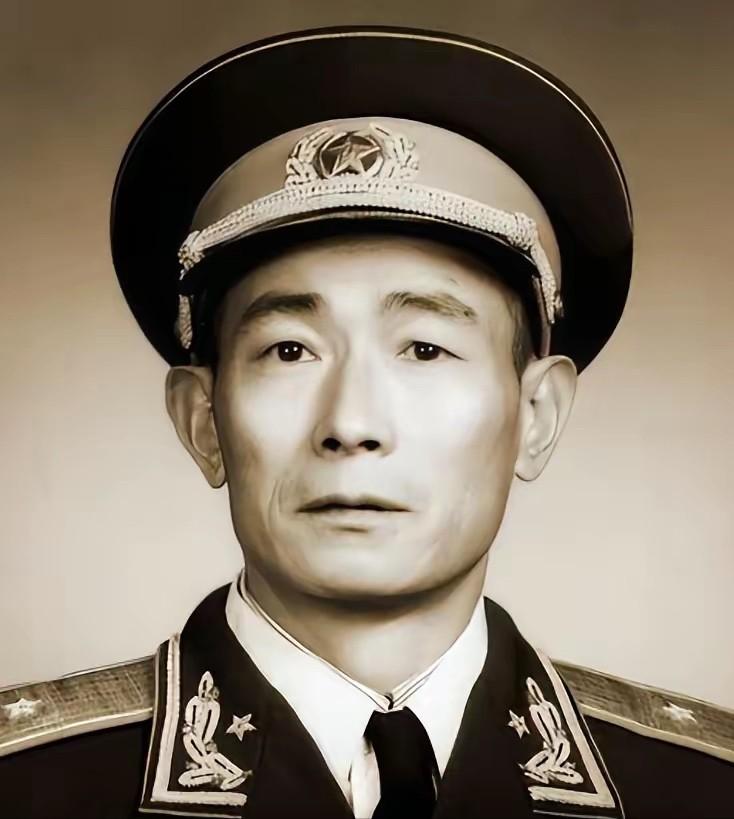 1937年，陈赓把386旅772团1营营长找来，对要升他当团长，营长大喜。谁料，