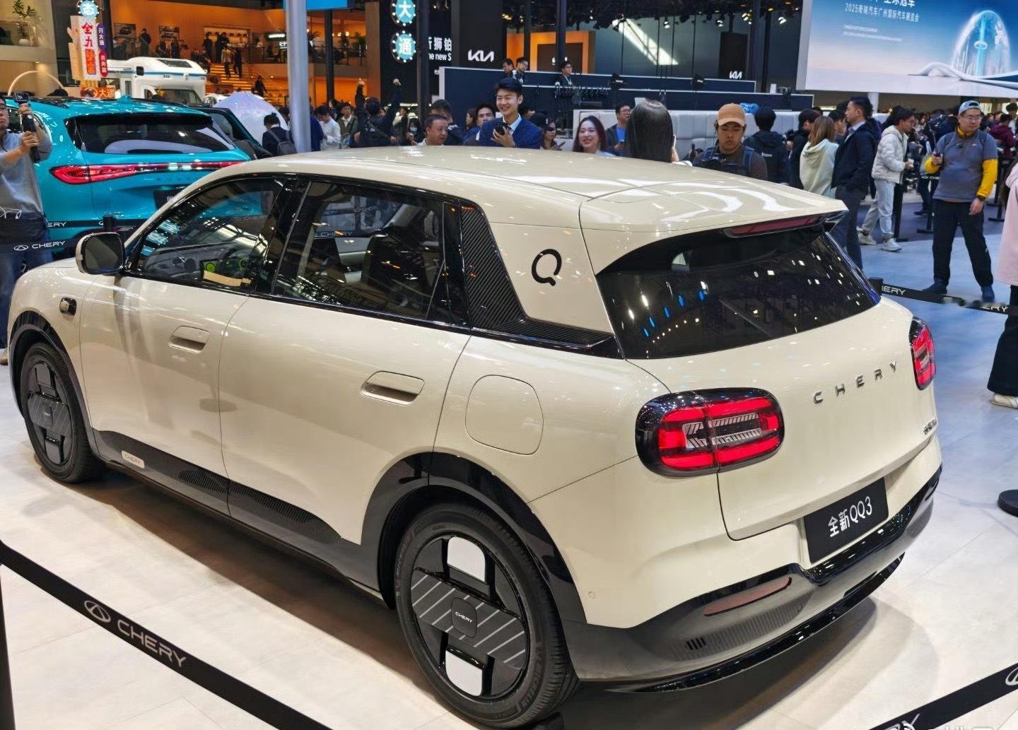 奇瑞展台的全新QQ3