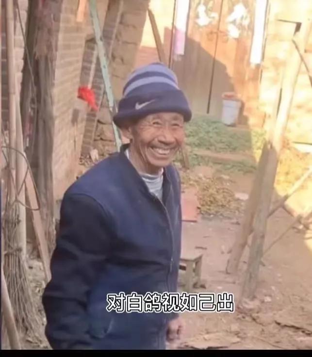 50岁拾荒光棍捡回弃婴，养到十几岁，却被女儿当众怒斥：你这么穷，为啥要捡我！