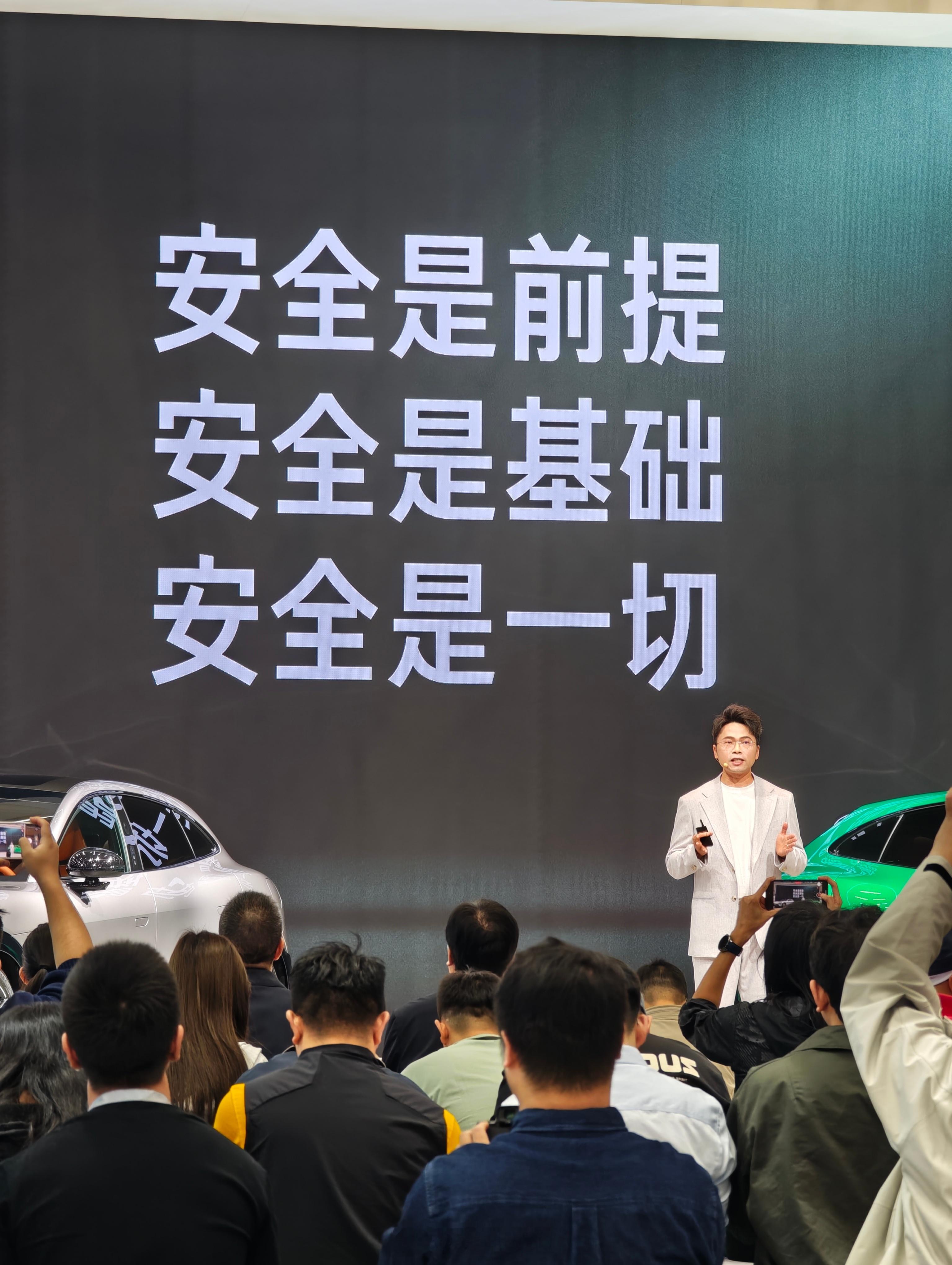 小米汽车再次强调：安全是前提，安全是基础，安全是一切。AEB要刹得稳，刹得准，不