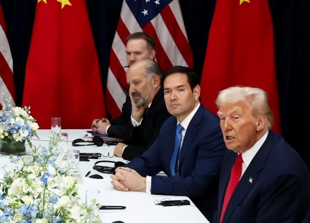 特朗普刚与中国谈完就火速回国,两场恶战等着他,美军高层纷纷签署保密协议!特朗