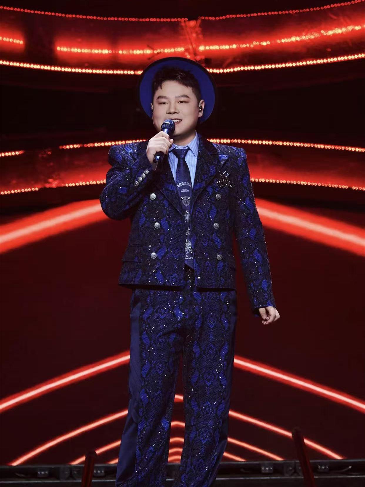 岳云鹏开始反击了，对于被骂，岳云鹏在武汉演唱会找到了靠山。“非要唱”演唱会官宣后