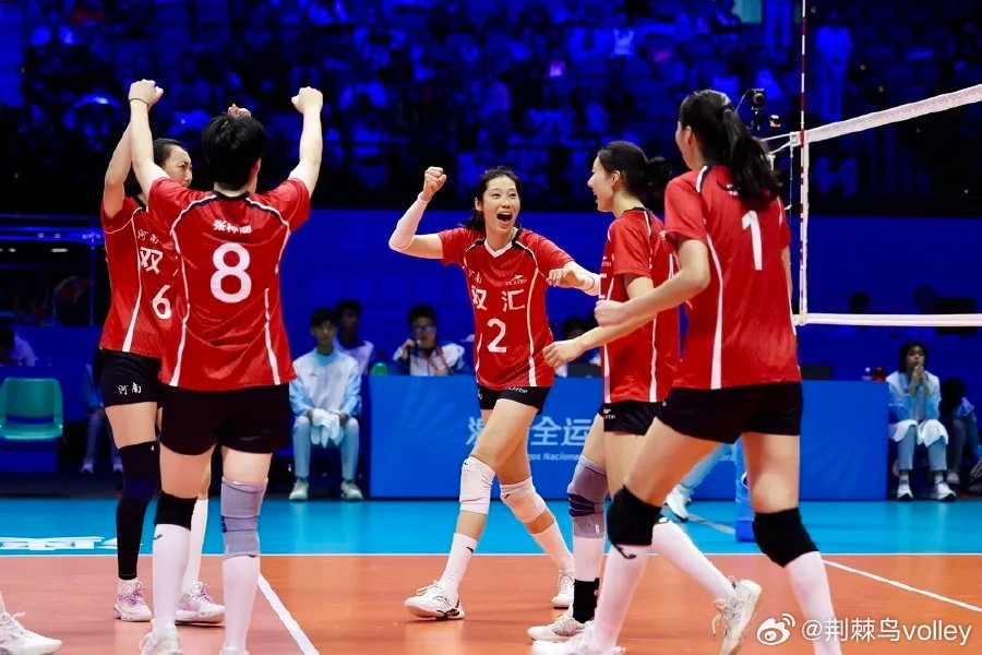 今天又可以看婷姐了，不过这个时间正在忙着搬砖😤。对手是我大四川女排，希望婷姐